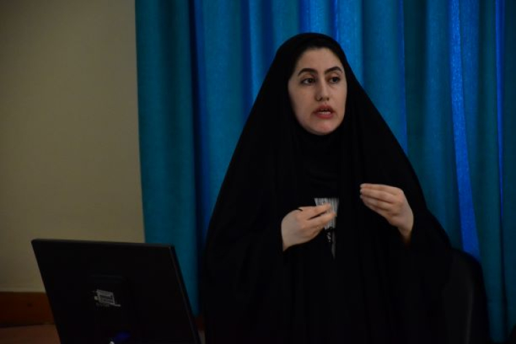 دفاع پایان نامه خانم فاطمه احمد پور دانشجوی ارشد اموزش بهداشت و ارتقاء سلامت
