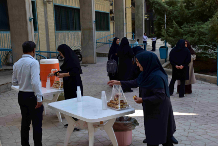 جشن میلاد پیامبر اکرم"رسول مهربانی" و امام صادق (ع) در محوطه دانشکده بهداشت